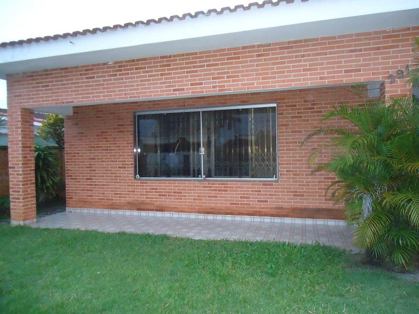 Casa com 3 dormitórios à venda, 272 m² por R$ 970.000,00 - Balneário Flórida - Praia Grande/SP