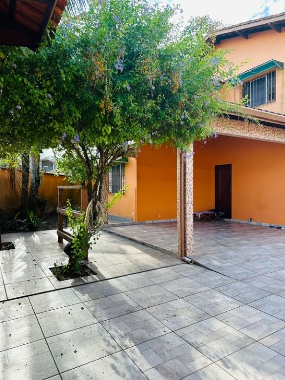 Sobrado com 3 dormitórios à venda, 163 m² por R$ 550.000,00 - Flórida Mirim - Mongaguá/SP