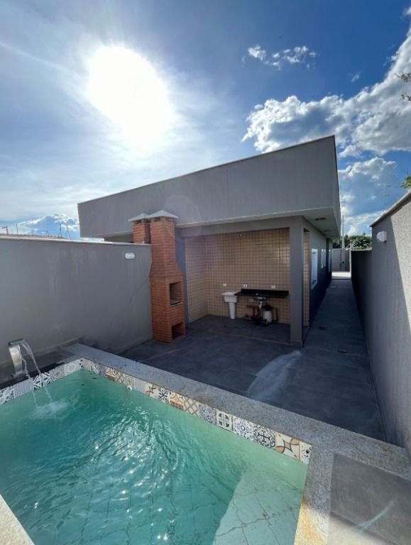 CASA NOVA LADO PRAIA POR APENAS R$299.000,00