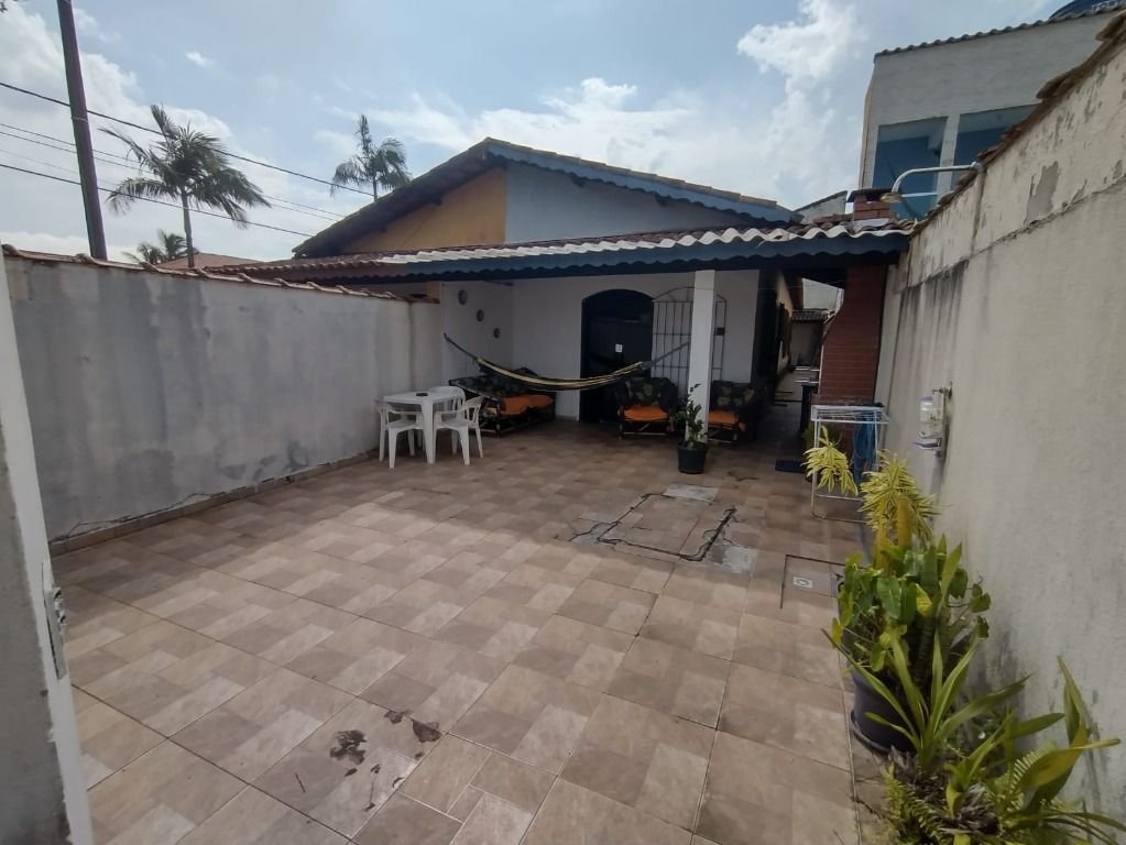 CASA Á VENDA LADO PRAIA NA CIDADE DE ITANAHEM