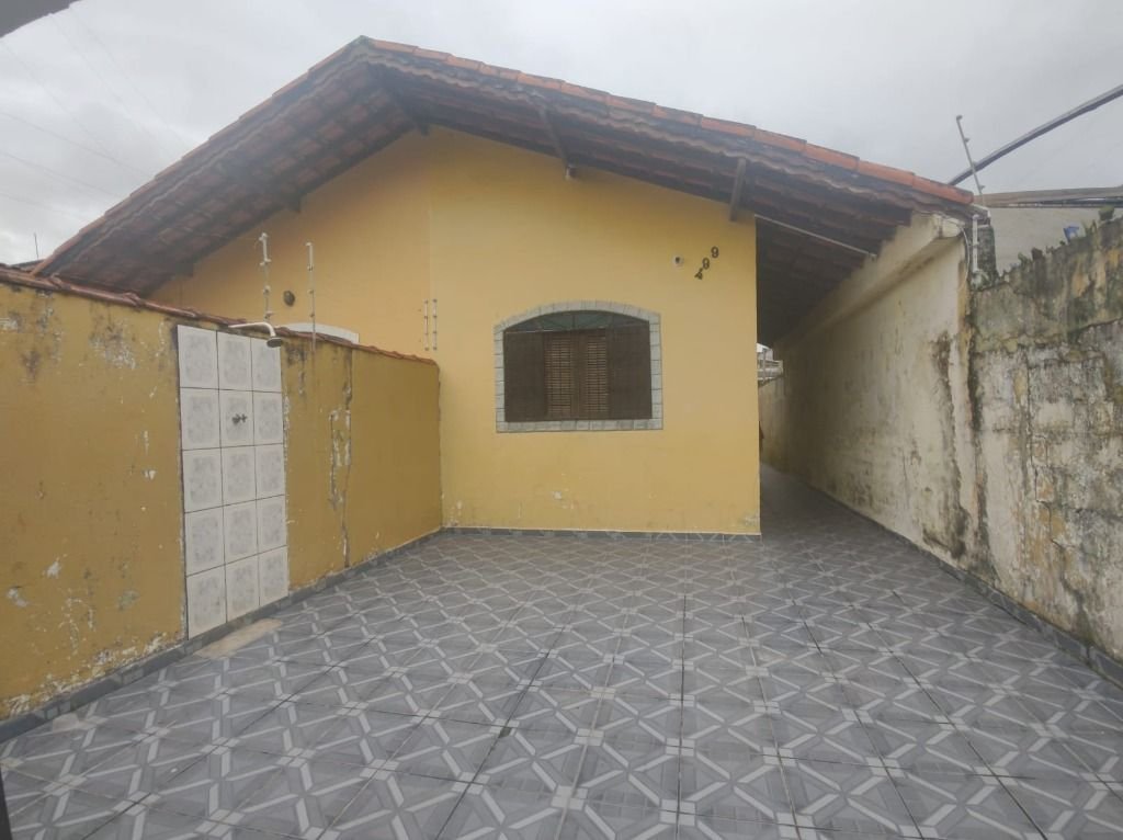 Casa com 2 dormitórios próximo à praia no bairro Nova Itanhaém - Praia