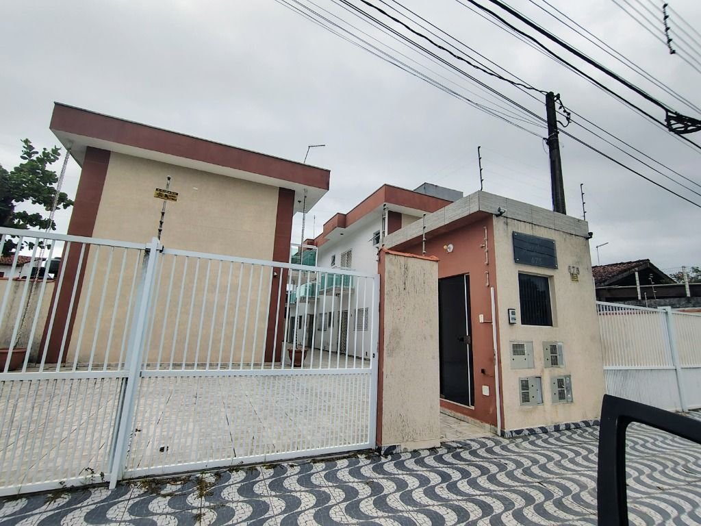 SOBRADO EM CONDOMINIO LADO PRAIA NA CIDADE DE ITANHAEM