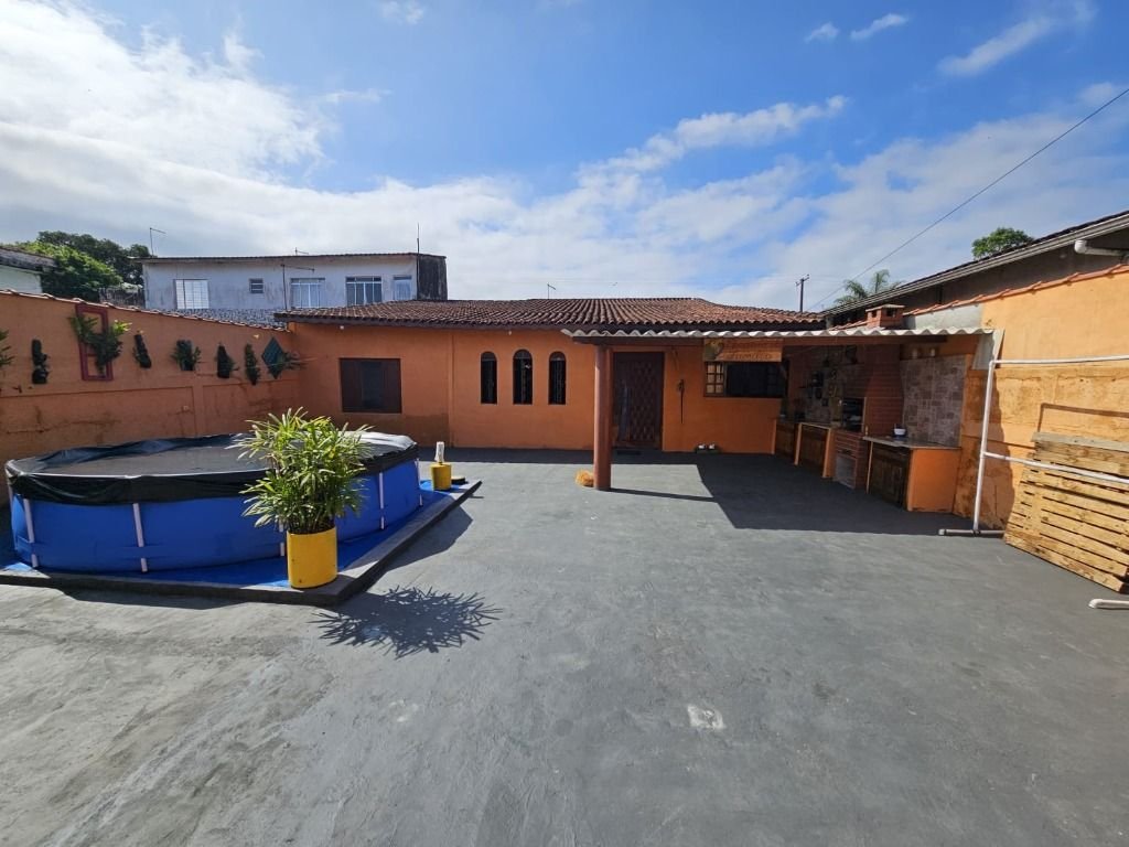 CASA EM LOTE INTEIRO COM 02 DORMITÓRIOS À VENDA NA PRAIA DE MONGAGUÁ
