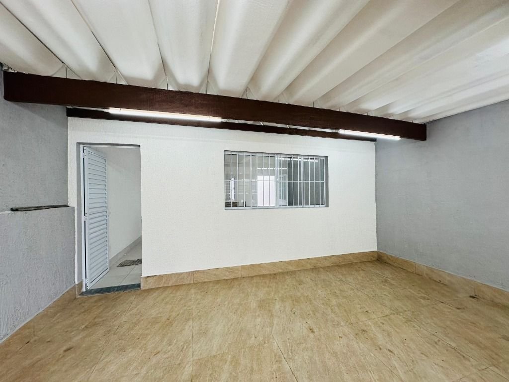 CASA COM ACABAMENTO EXCELENTE EM LOCALIZAÇÃO PRIVILEGIADA À VENDA NA PRAIA DE MONGAGUÁ