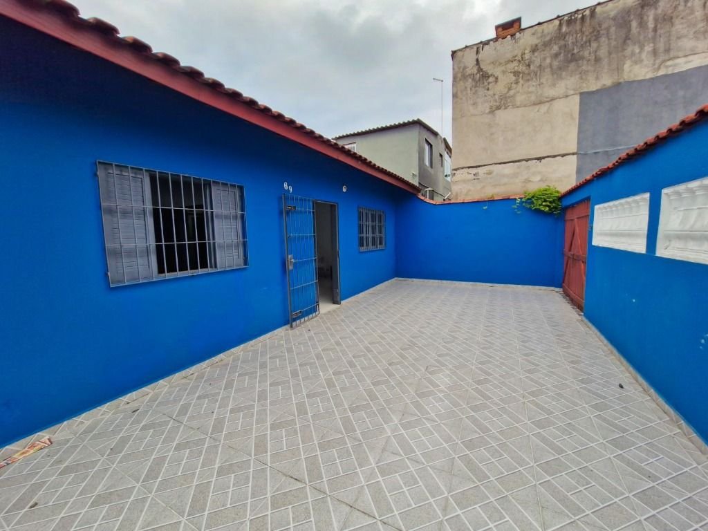CASA EM ÓTIMA LOCALIZAÇÃO COM 02 DORMITÓRIOS À VENDA NA PRAIA DE MONGAGUÁ