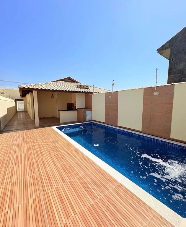 CASA DOS SONHOS NA PRAIA DE ITANHAÉM COM PISCINA - SUA NOVA VIDA COMEÇA AQUI!