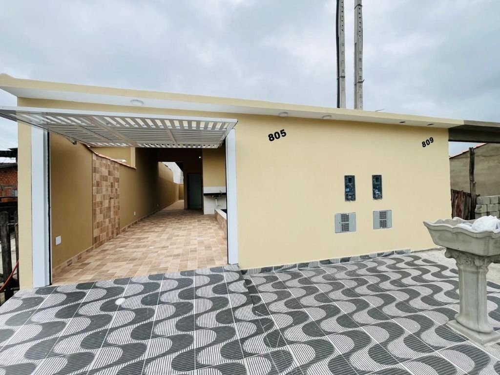 CASA NOVA COM ACABAMENTO IMPECAVÉL NA PRAIA DE ITANHÁEM