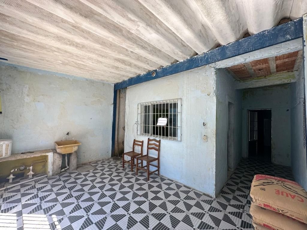 CASA BARATA PARA PAGAMENTO Á VISTA NA PRAIA DE MONGAGUÁ