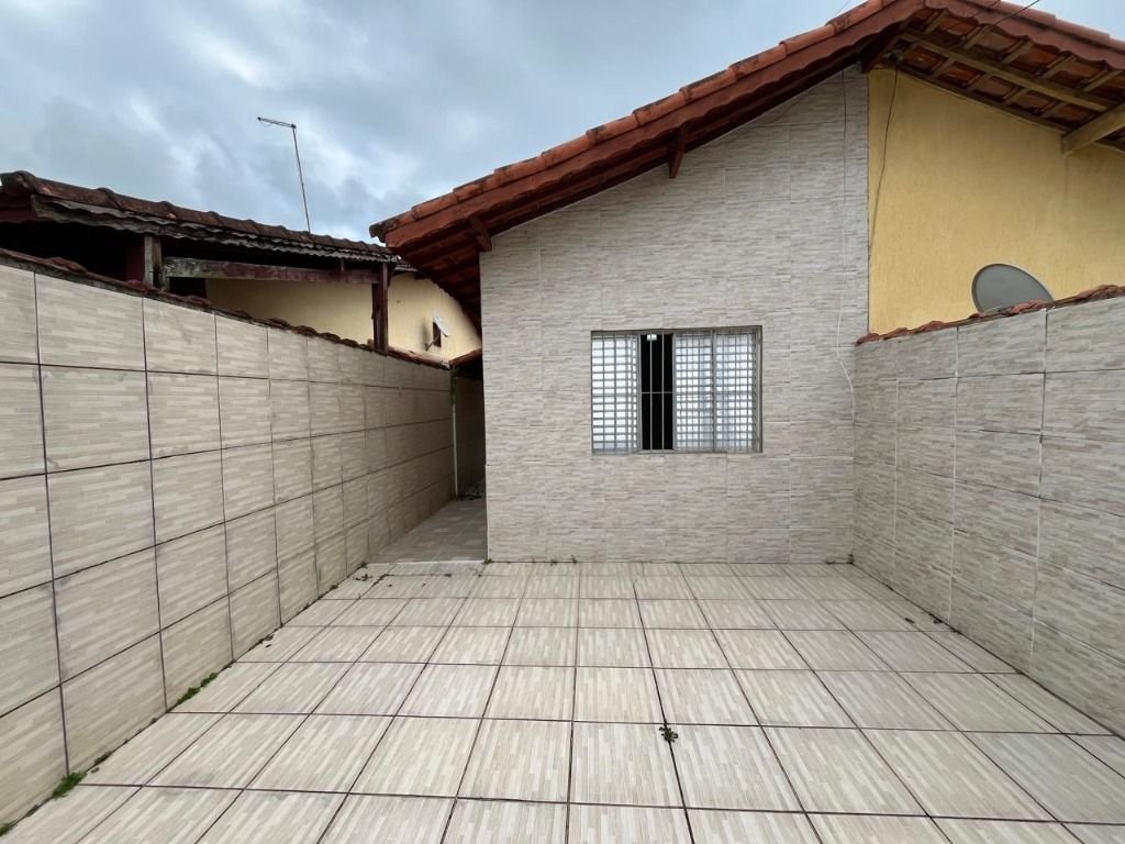 Casa com 2 dormitórios à venda, 60 m² por R$ 265.000,00 - Itaguaí - Mongaguá/SP