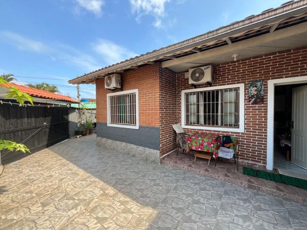 Casa com 2 dormitórios à venda, 62 m² por R$ 305.000 - Jardim Praia Grande - Mongaguá/SP