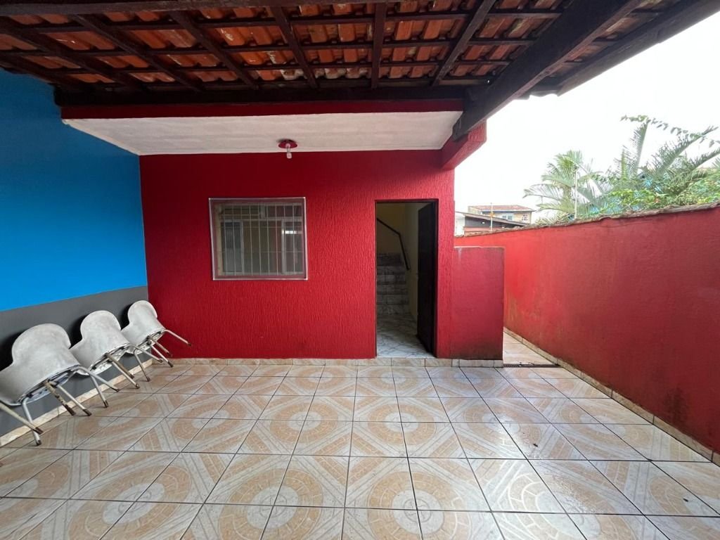 OPORTUNIDADE, IMÓVEL LADO PRAIA, APENAS 200 METROS DO MAR,  COM 02 QUARTOS. VALE A PENA CONFERIR.