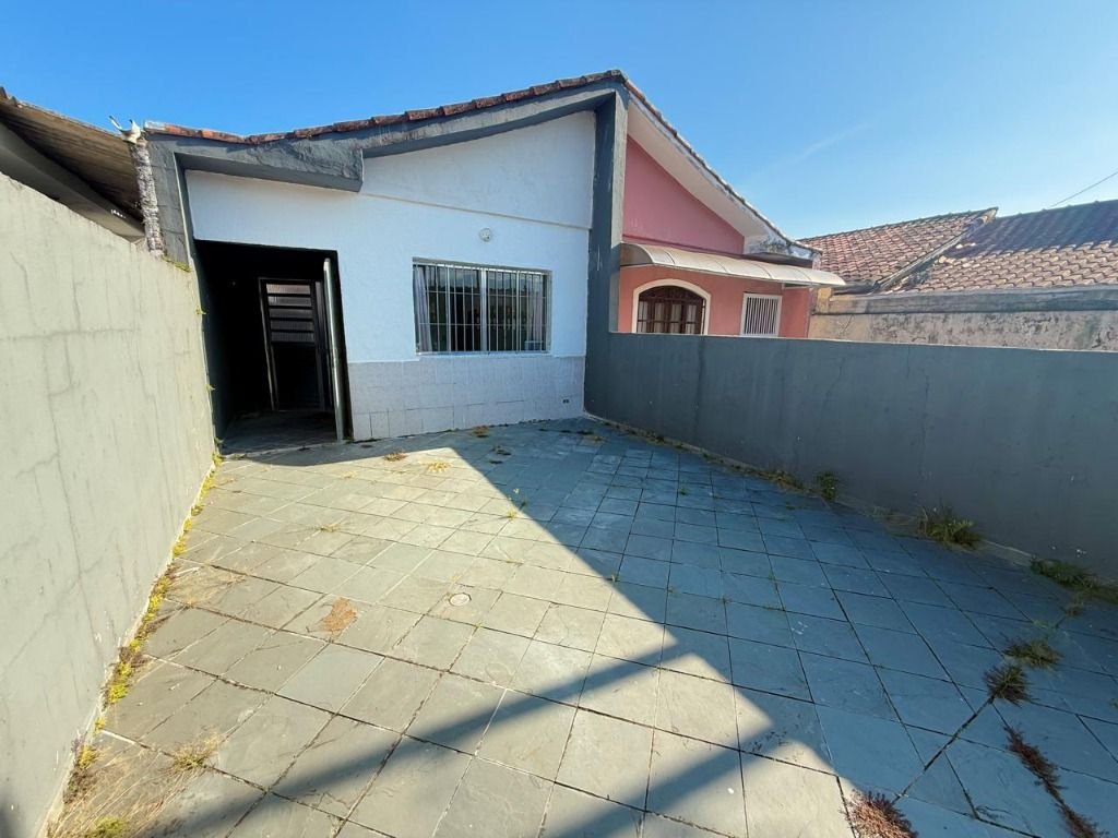 OPORTUNIDADE, Casa á venda pertinho do centro da cidade de Mongaguá