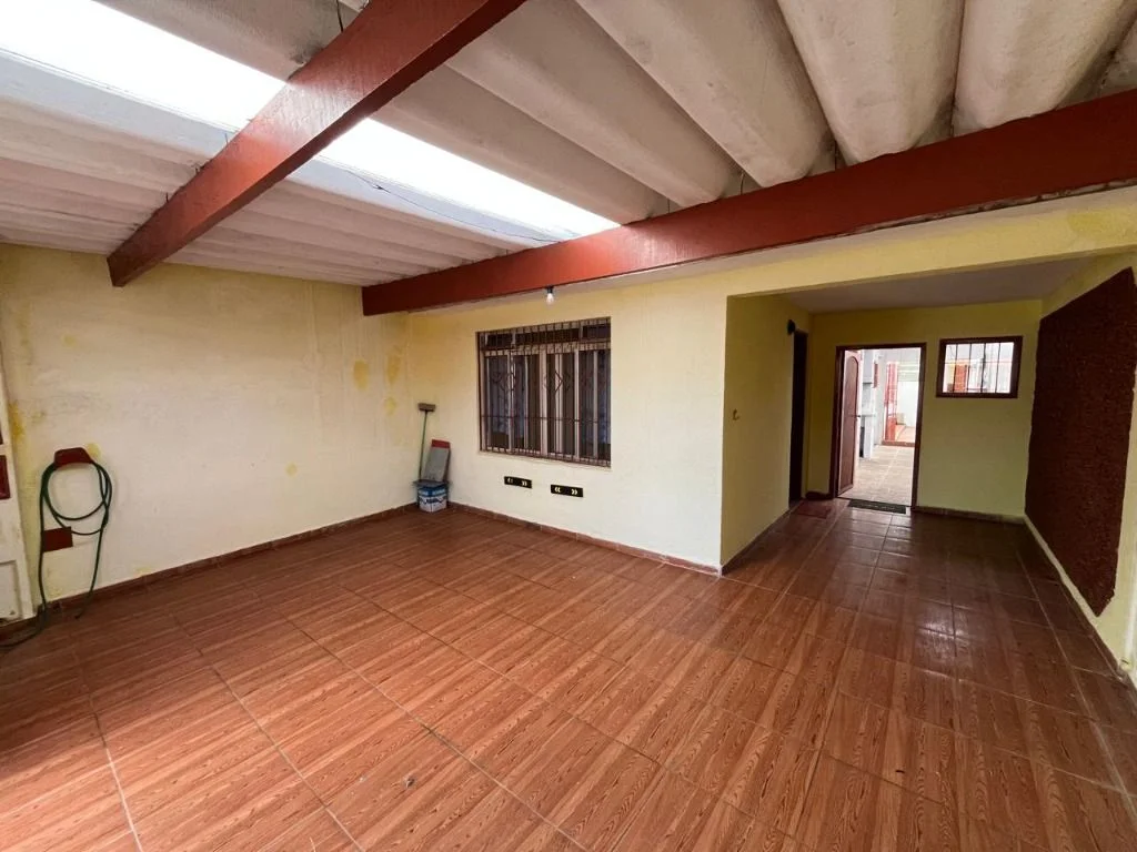 Casa com 3 dormitórios próximo à praia no bairro Flórida Mirim