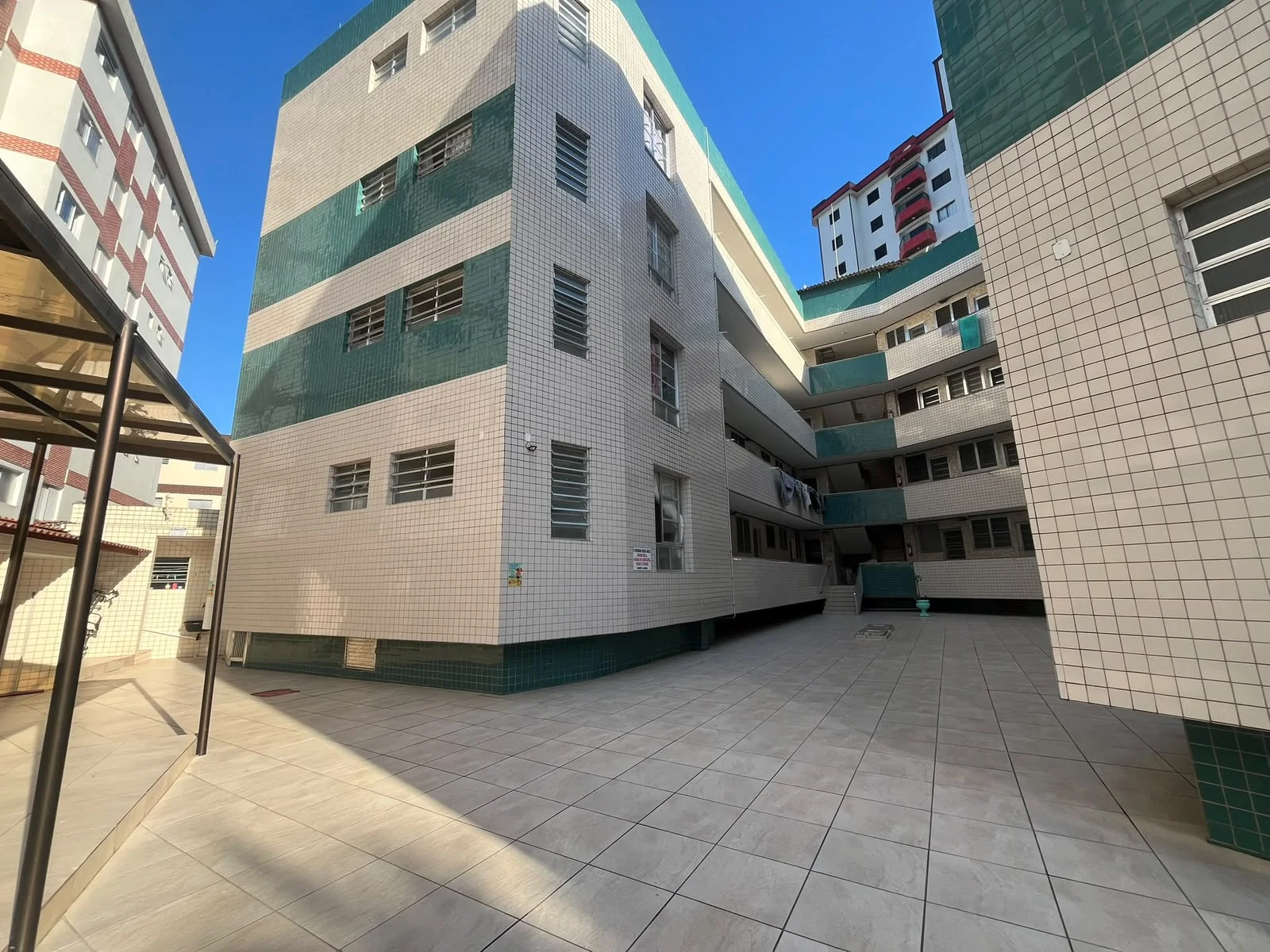 Apartamento com 1 dormitório próximo à praia no bairro Vila São Paulo